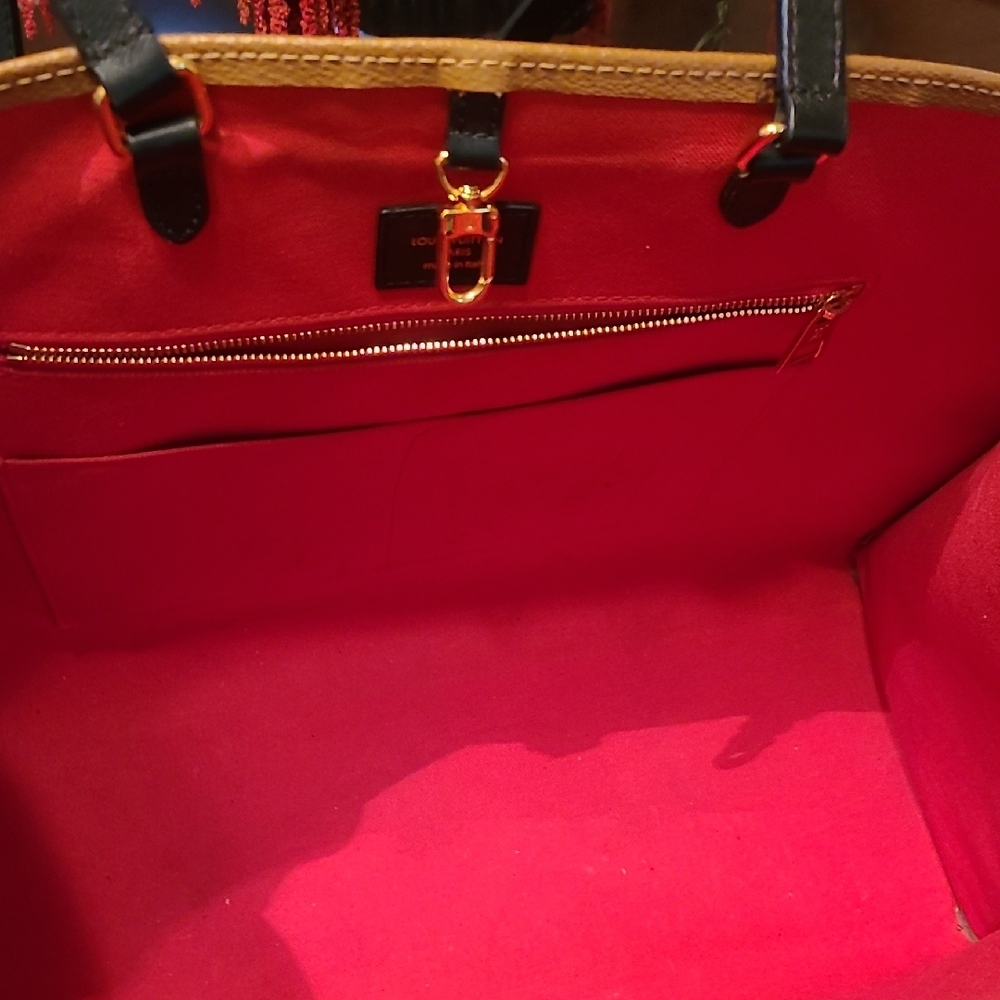 Louis Vuitton Monogram Giant On The Go GM Tote/Shoulder Bag - Picture 6 of 9